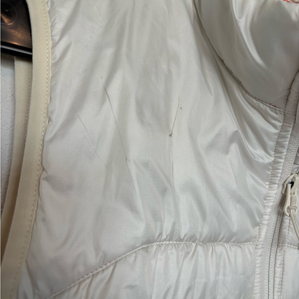 Merrell Women's cream Packable Quilted Vest - Picture 3 of 7